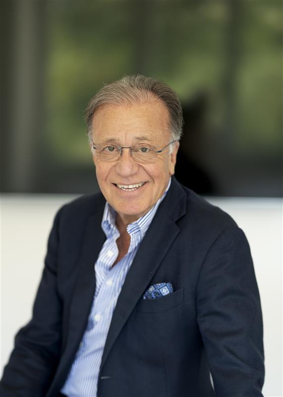 Alberto Costa profile photo